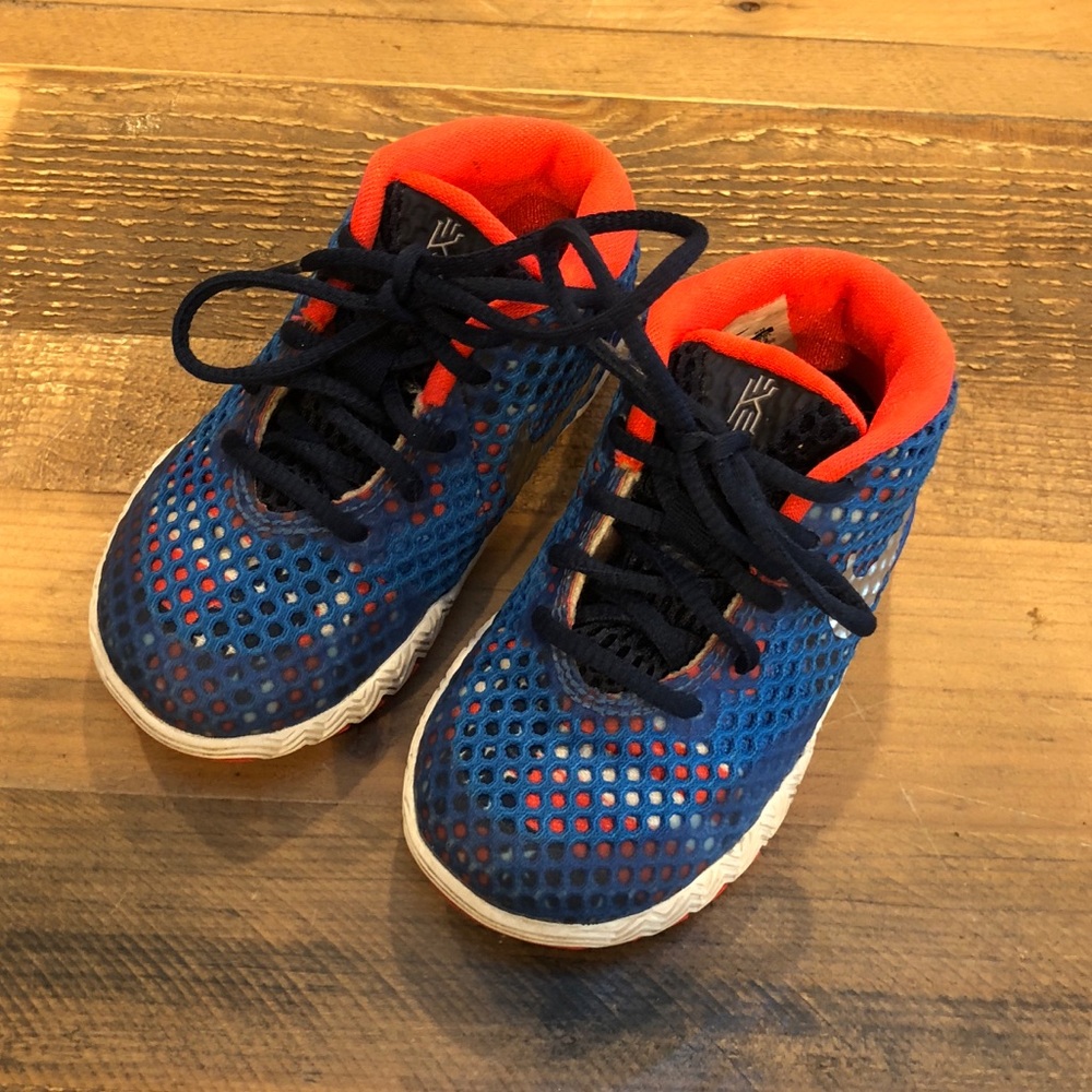 Nike Kyrie 1 Basketball Boy’s Toddler Shoes 🏀